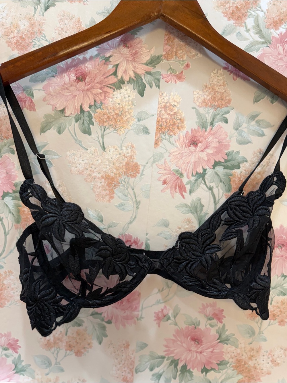 Black Floral Embroidered Underwire Bra